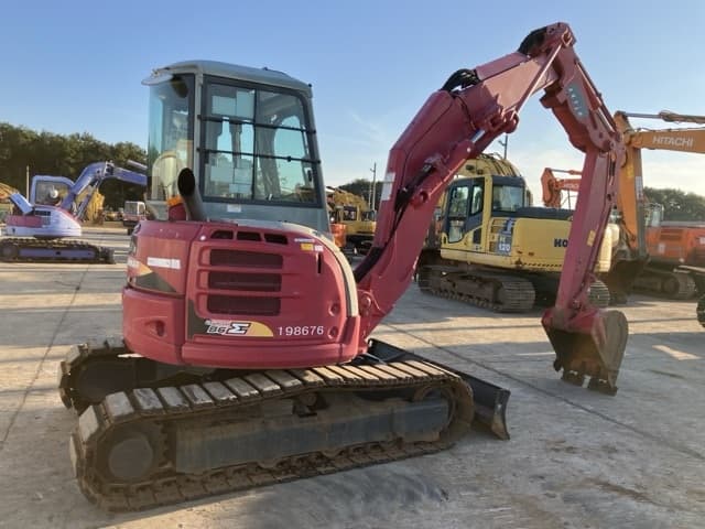 MINI EXCAVATOR — Auction (lot 8462-296)