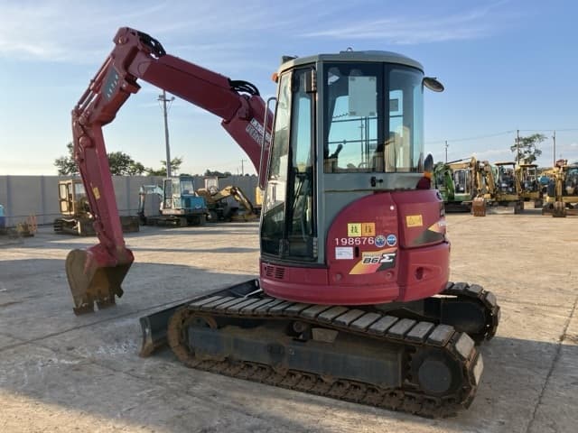 MINI EXCAVATOR — Auction (lot 8462-296)