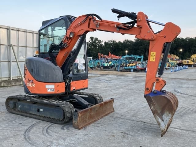 MINI EXCAVATOR — Auction (lot 8462-310)