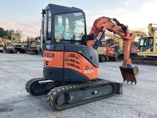 MINI EXCAVATOR — Auction (lot 8462-310)