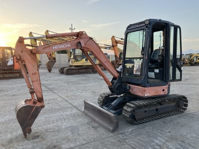 MINI EXCAVATOR — Auction (lot 8462-312)