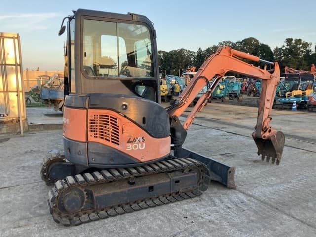 MINI EXCAVATOR — Auction (lot 8462-312)