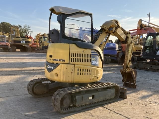 MINI EXCAVATOR — Auction (lot 8462-321)