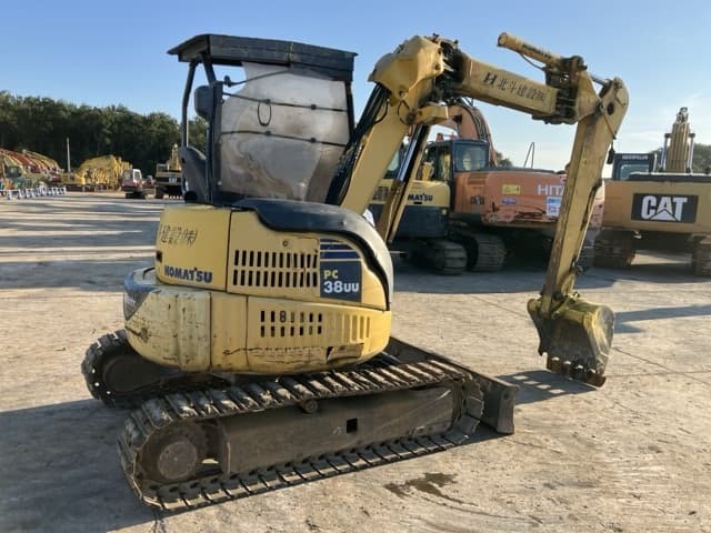 MINI EXCAVATOR — Auction (lot 8462-324)