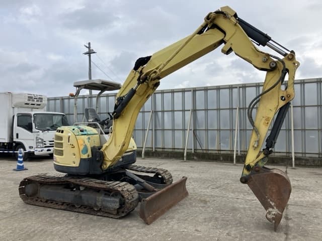 MINI EXCAVATOR — Auction (lot 8462-333)