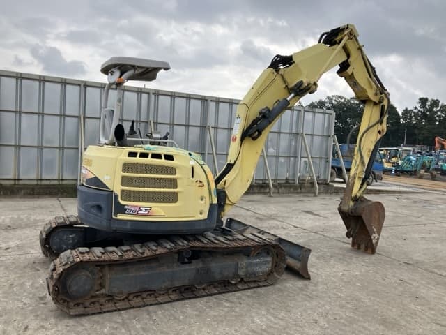 MINI EXCAVATOR — Auction (lot 8462-333)
