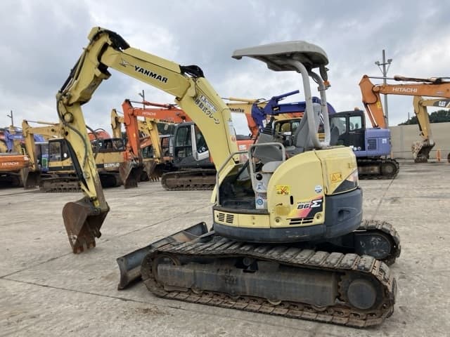 MINI EXCAVATOR — Auction (lot 8462-333)