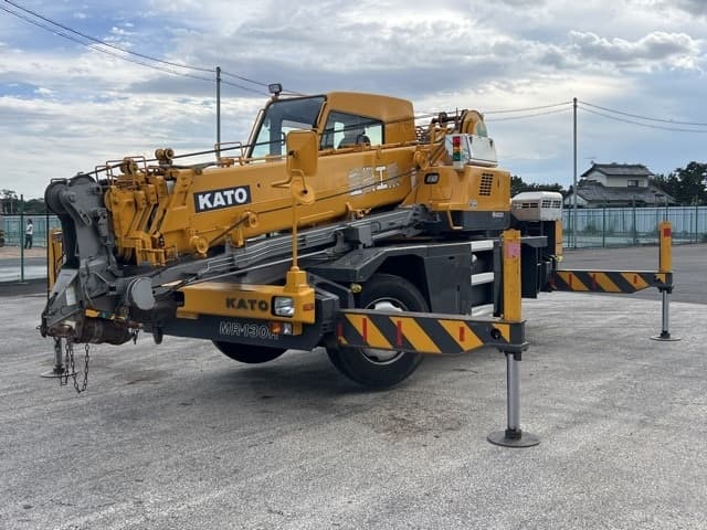Rough Terrain Crane — Auction (lot 8462-371)