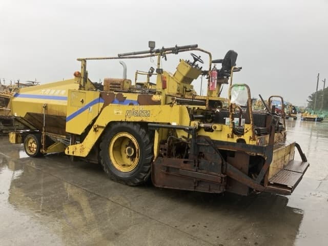 Asphalt finisher — Auction (lot 8462-379)