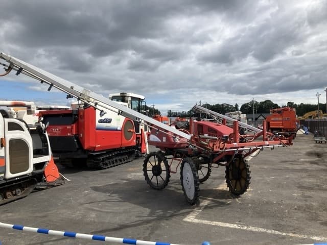 HIGH CLEARANCE BOOM SPRAYER — Auction (lot 8462-3813)
