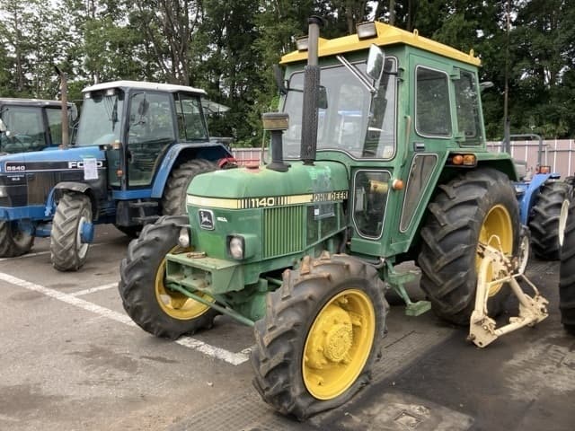 Tractor — Auction (lot 8462-3819)