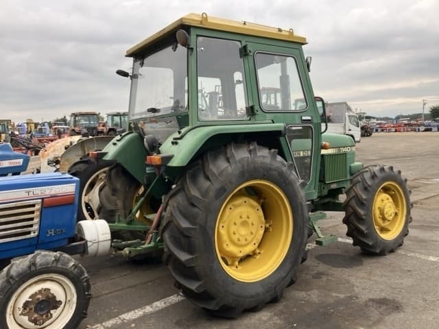 Tractor — Auction (lot 8462-3819)