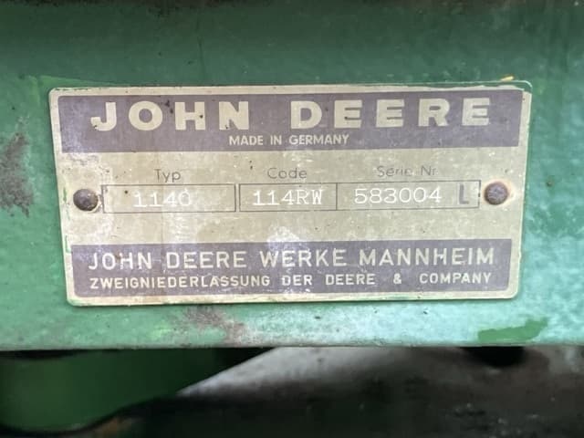 Tractor — Auction (lot 8462-3819)