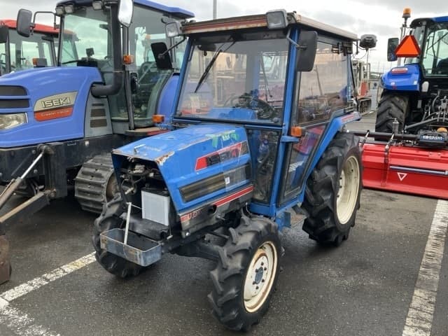 Tractor — Auction (lot 8462-3823)
