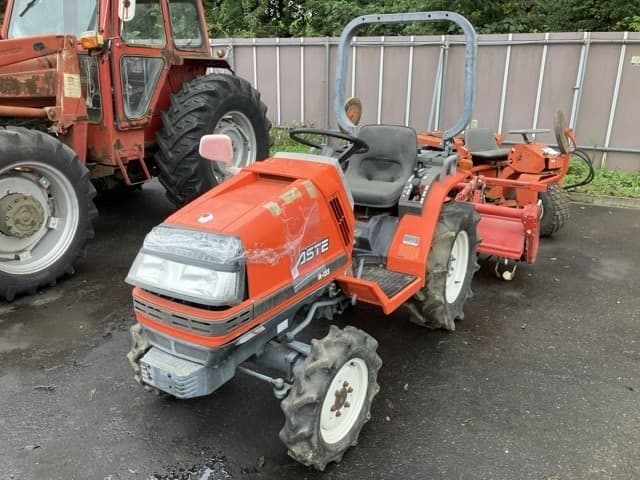 Tractor — Auction (lot 8462-3824)