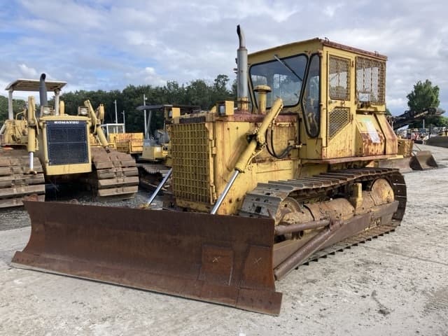Bulldozer — Auction (lot 8462-383)