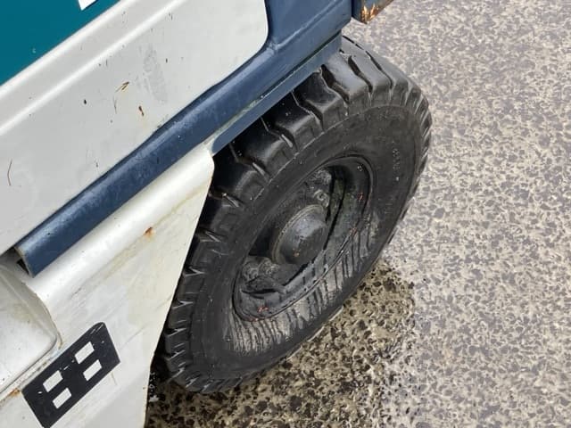 Forklift — Auction (lot 8462-4011)