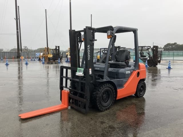 Forklift — Auction (lot 8462-4020)