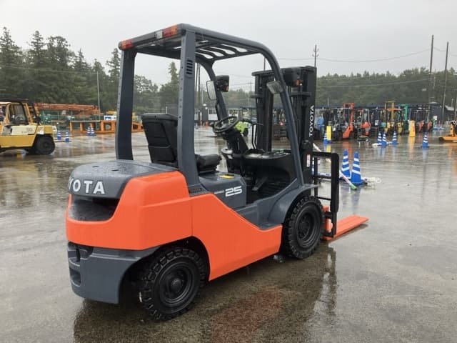 Forklift — Auction (lot 8462-4020)