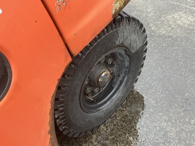 Forklift — Auction (lot 8462-4023)