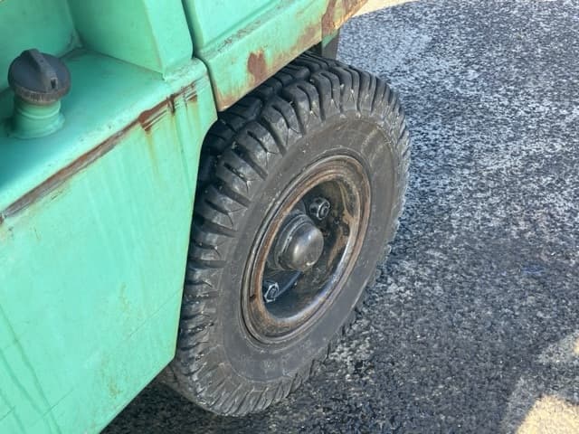 Forklift — Auction (lot 8462-4028)