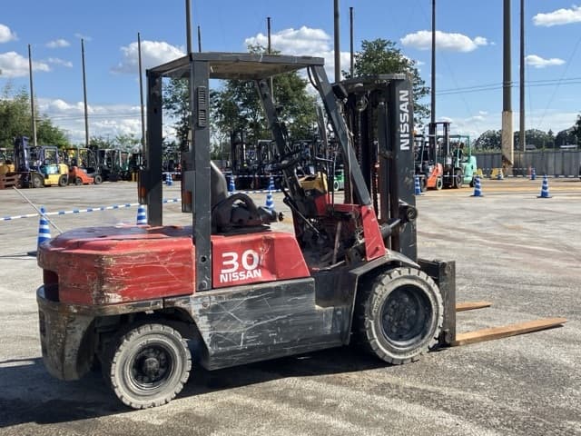 Forklift — Auction (lot 8462-4041)