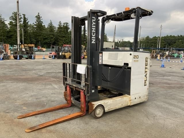 Reach Forklift — Auction (lot 8462-4070)