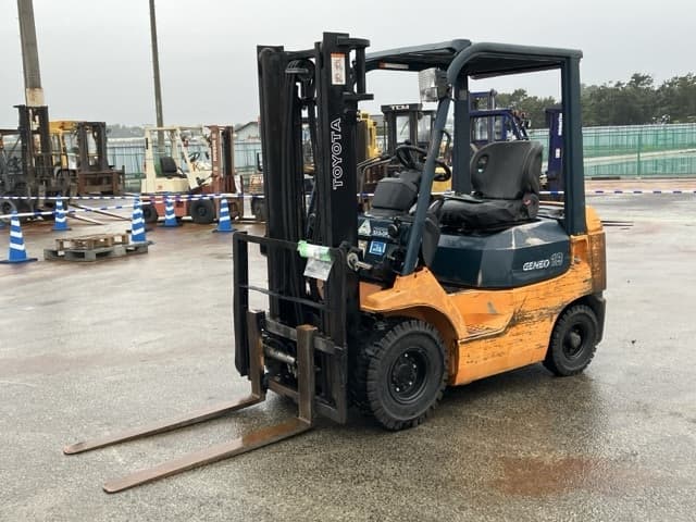 Forklift — Auction (lot 8462-4072)