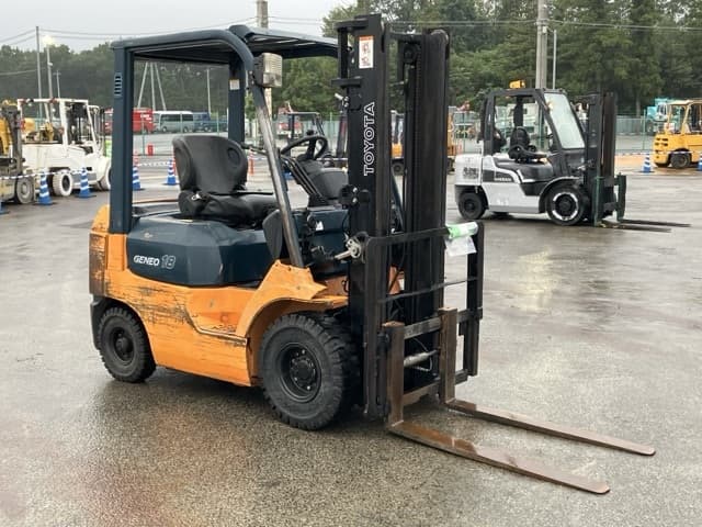 Forklift — Auction (lot 8462-4072)