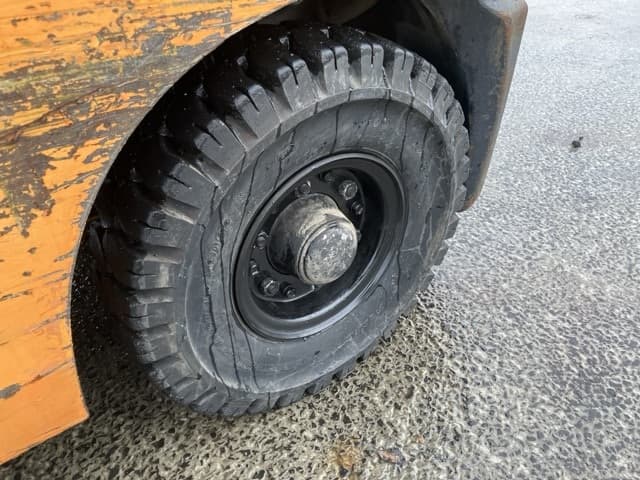 Forklift — Auction (lot 8462-4072)