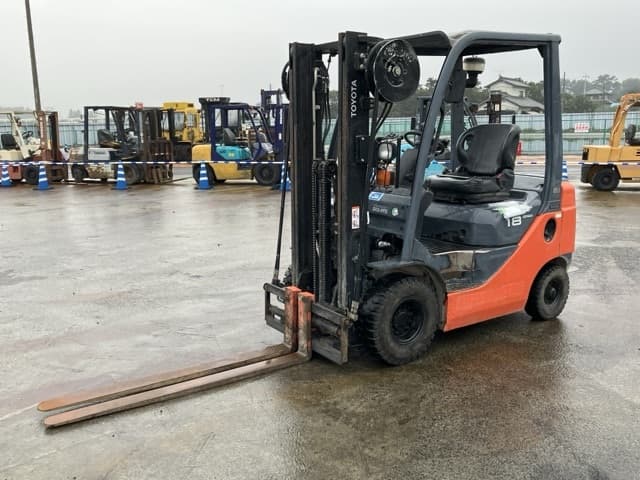 Forklift — Auction (lot 8462-4073)