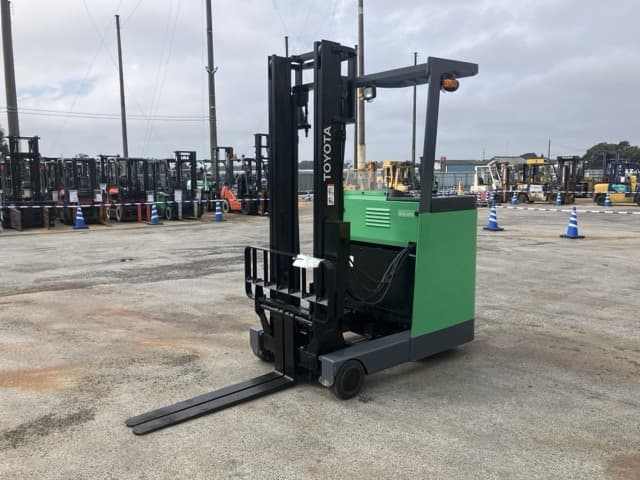 Reach Forklift — Auction (lot 8462-4076)