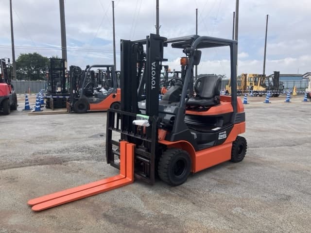 Battery Forklift — Auction (lot 8462-4077)