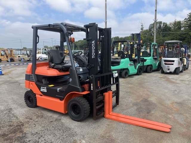 Battery Forklift — Auction (lot 8462-4077)