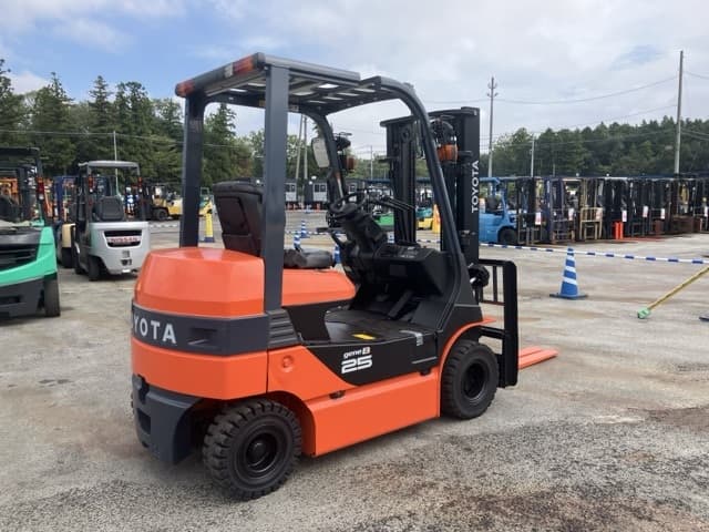 Battery Forklift — Auction (lot 8462-4077)