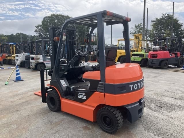 Battery Forklift — Auction (lot 8462-4077)