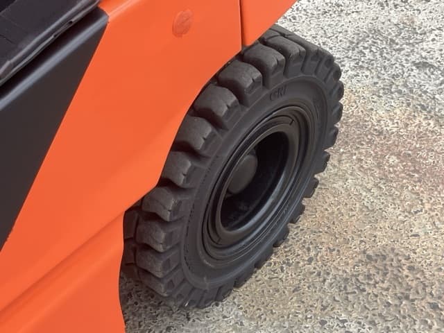 Battery Forklift — Auction (lot 8462-4077)