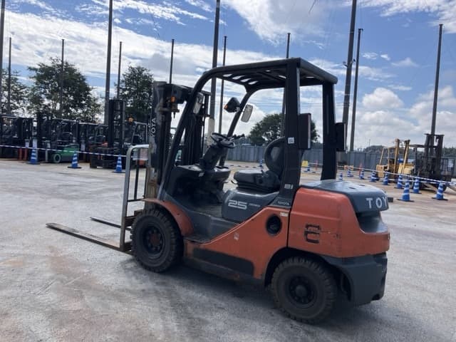 Forklift — Auction (lot 8462-4080)