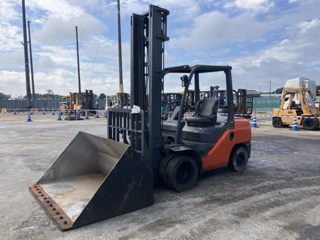 Forklift — Auction (lot 8462-4082)