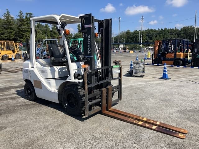 Forklift — Auction (lot 8462-4084)