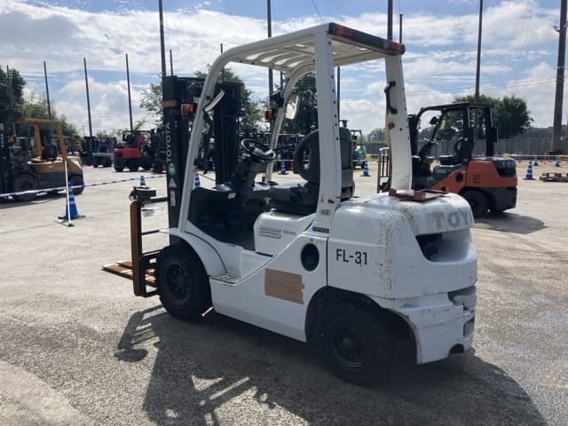 Forklift — Auction (lot 8462-4085)