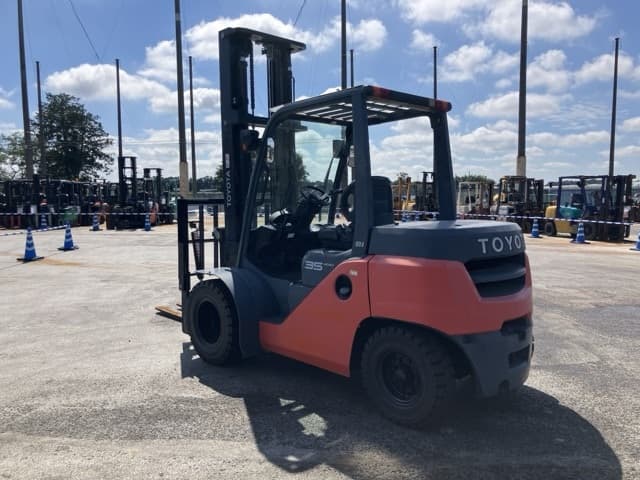 Forklift — Auction (lot 8462-4087)