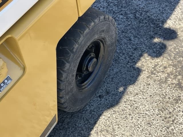 Forklift — Auction (lot 8462-4091)