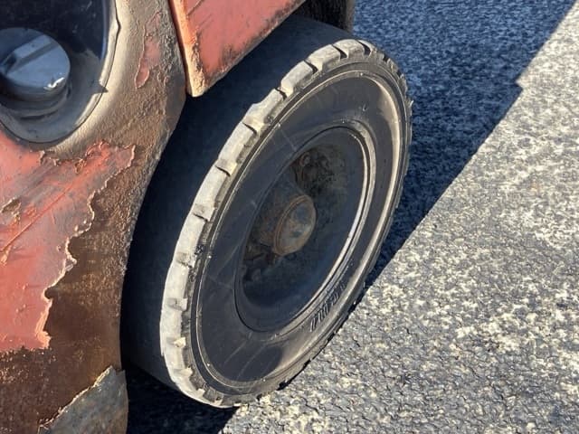 Forklift — Auction (lot 8462-4098)