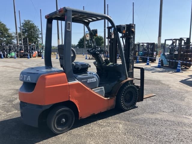 Forklift — Auction (lot 8462-4099)