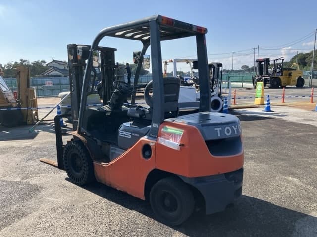 Forklift — Auction (lot 8462-4099)