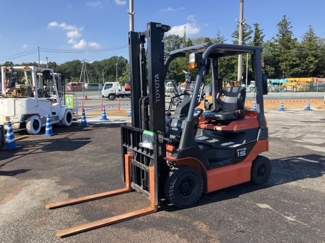 Battery Forklift — Auction (lot 8462-4100)