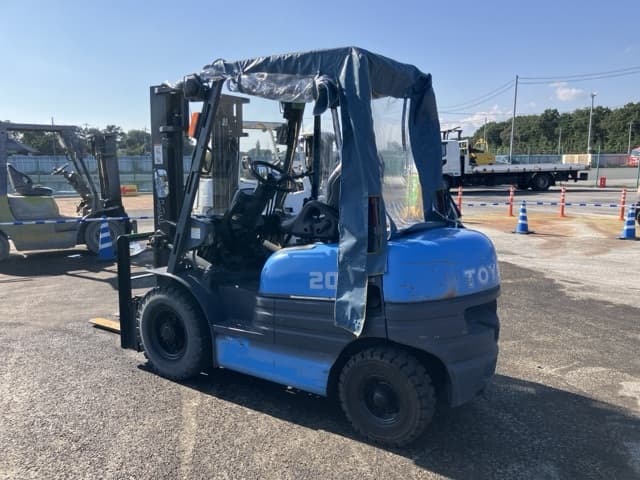 Forklift — Auction (lot 8462-4102)