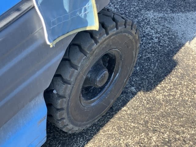 Forklift — Auction (lot 8462-4102)