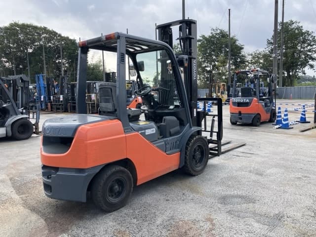 Forklift — Auction (lot 8462-4120)